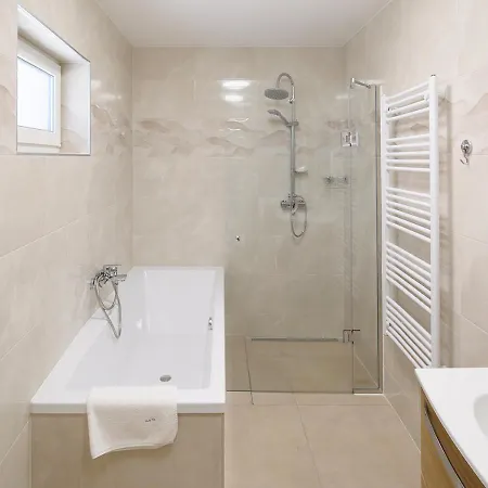 Ady 33 Premium Apartamento Siófok